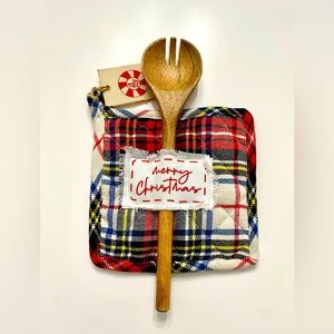 Merry Christmas Red Yellow Blue White Plaid Holiday Potholder Wooden Spoon Set
